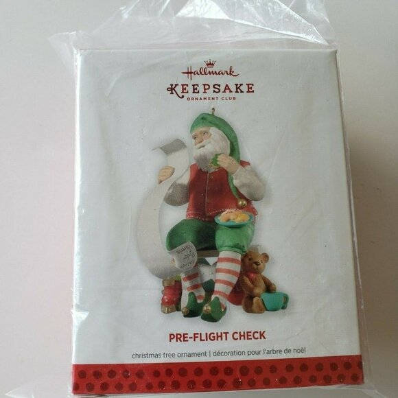 Hallmark Keepsake Ornament - 2013 Pre-Flight Check Santa Claus Checking His List - Picture 1 of 1